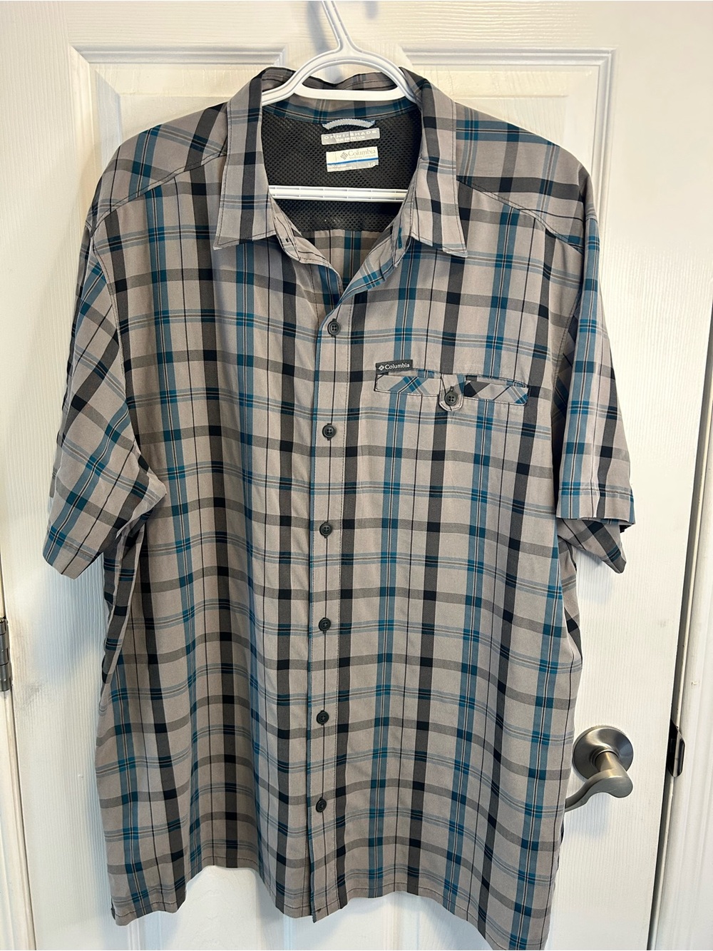 Columbia Men's Gray and Blue Plaid Short-Sleeve Button-Down Shirt